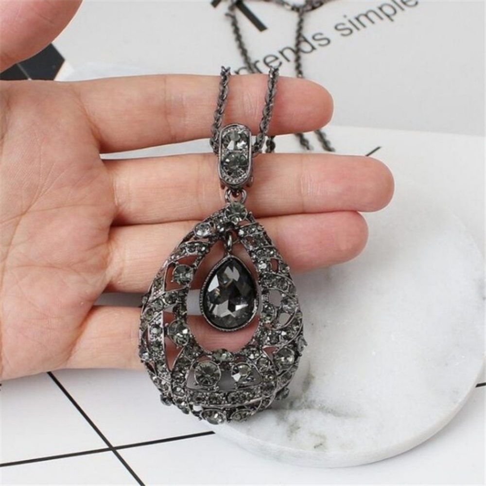 New Crystal Pendant in Gunmetal Sweater Necklace - Picture 3 of 3